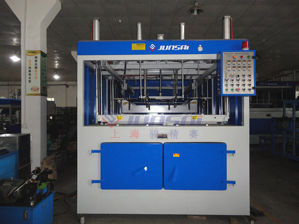 單頭厚片<a href=http://www.douyoufun.com/ target=_blank class=infotextkey>吸塑機(jī)</a>1.jpg