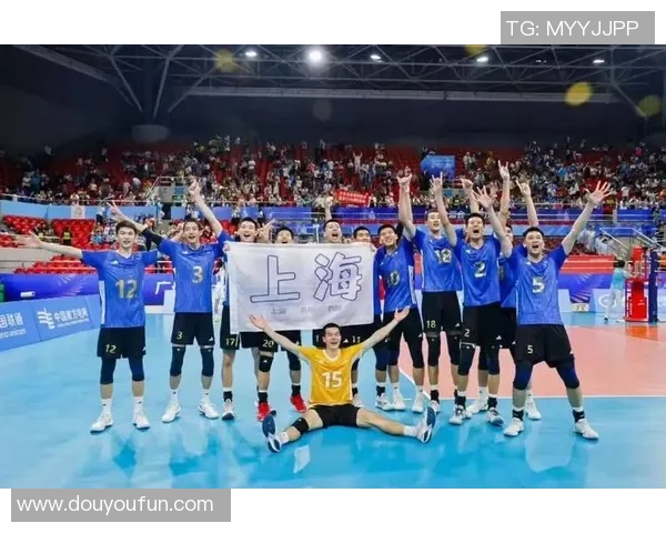 聚焦排球精神:探讨上海排球队的团队意识与竞技文化 聚焦排球精神:探讨上海排球队的团队意识与竞技文化