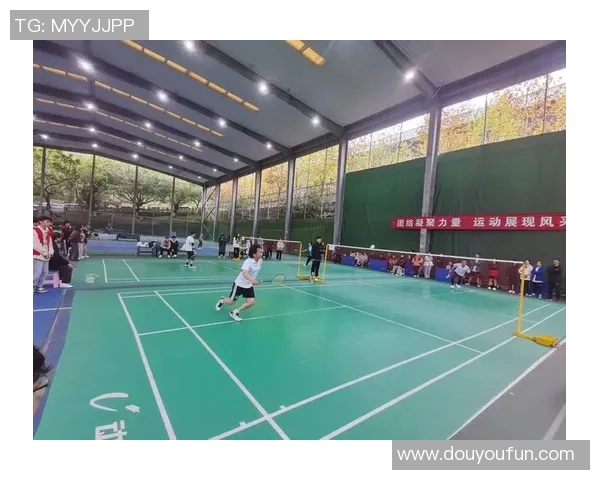 西安羽毛球队勇闯世锦赛舞台展现逆袭精神与团结力量 西安羽毛球队勇闯世锦赛舞台展现逆袭精神与团结力量