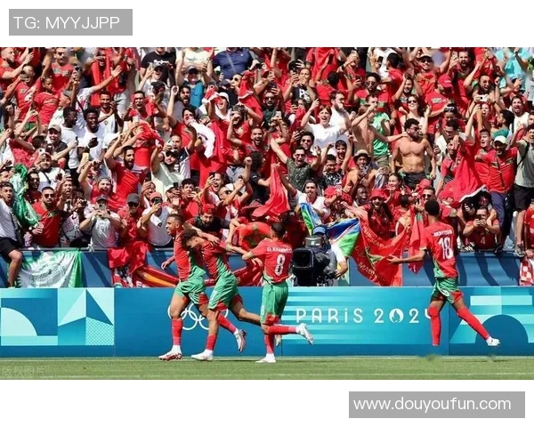 足球明星合照精彩瞬间集锦视频分享让你领略球场魅力与友谊的完美结合 足球明星合照精彩瞬间集锦视频分享让你领略球场魅力与友谊的完美结合