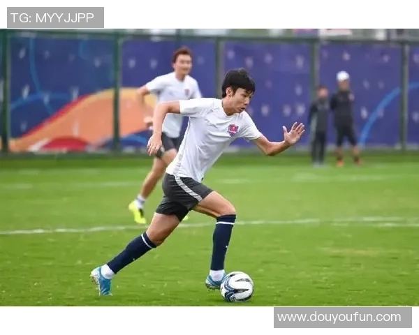 黄磊畅谈足球生涯背后的故事与心路历程 黄磊畅谈足球生涯背后的故事与心路历程