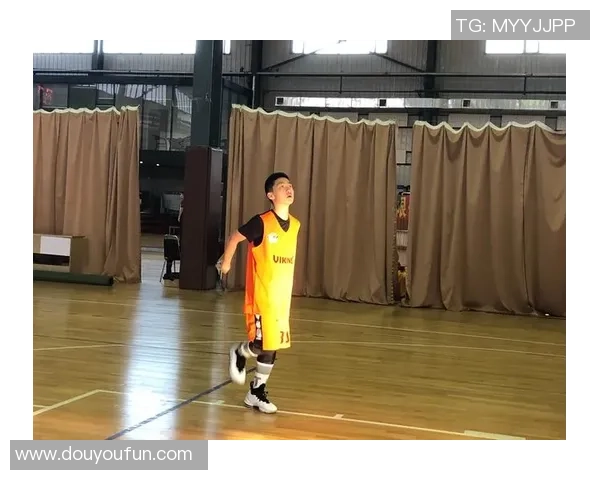 对话吴丽:谈篮球生涯 对话吴丽:谈篮球生涯