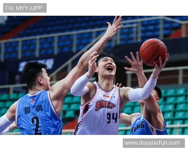 锦标赛积分榜：杭州足球队以94分领跑